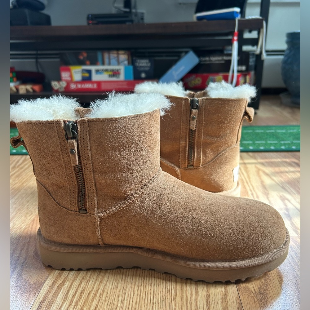 Classic Mini Double Zip- Chestnut- Size 8